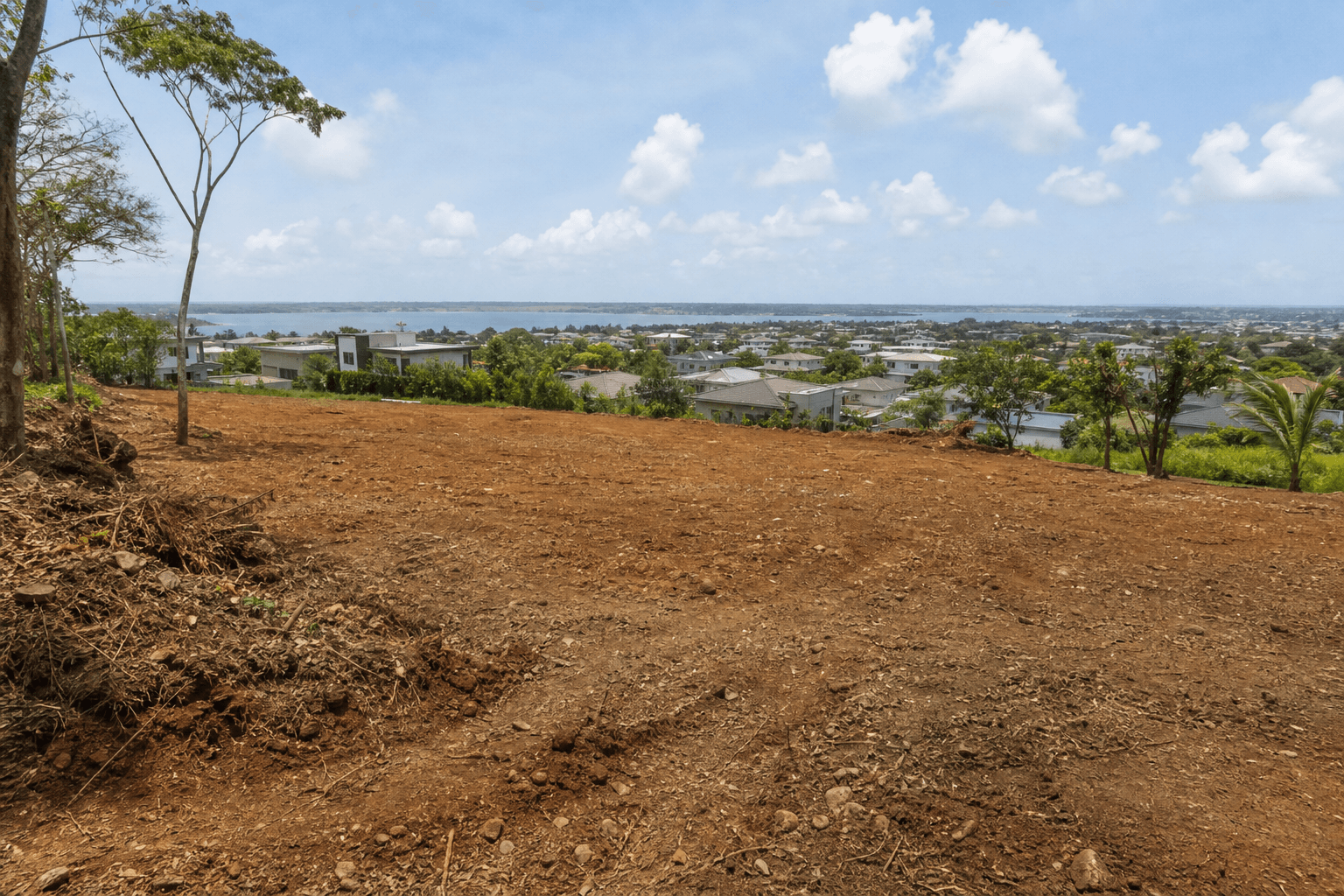 Grand terrain avec vue panoramique — Riviera, Abidjan